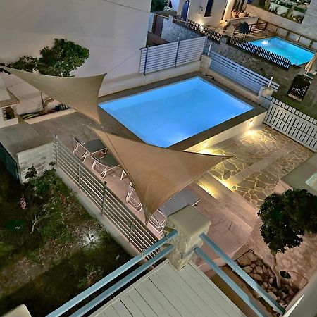 Villa Danae - Seaside Villa With Pool & Hot Tub ピソ ・リバディ エクステリア 写真