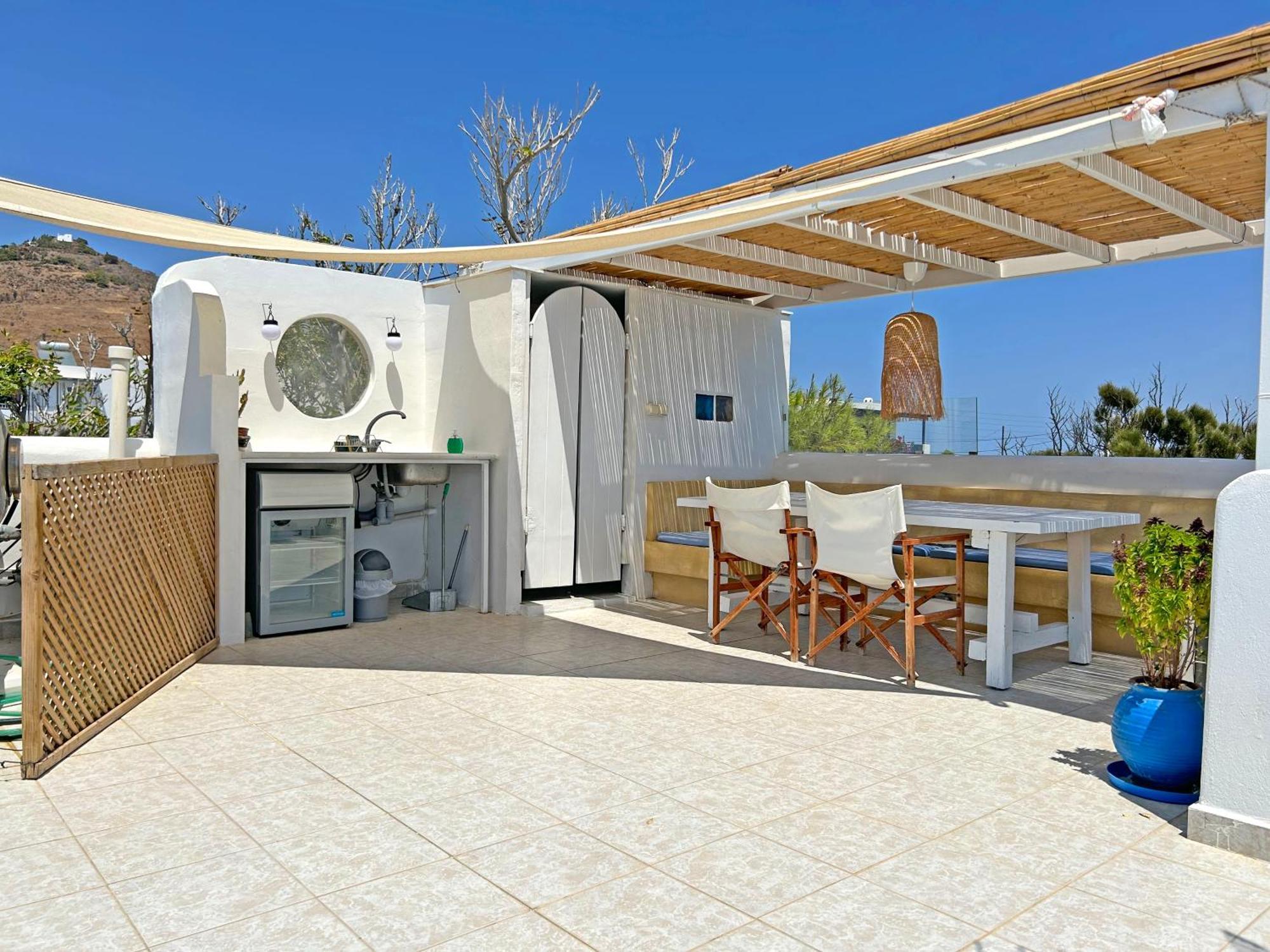 Villa Danae - Seaside Villa With Pool & Hot Tub ピソ ・リバディ エクステリア 写真
